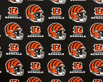 EOB Traditions - Tela de algodón NFL - Cincinnati Bengals - Negro - Tela de algodón de 58/60" de ancho, cortada a medida o con largo a elegir 6229-D