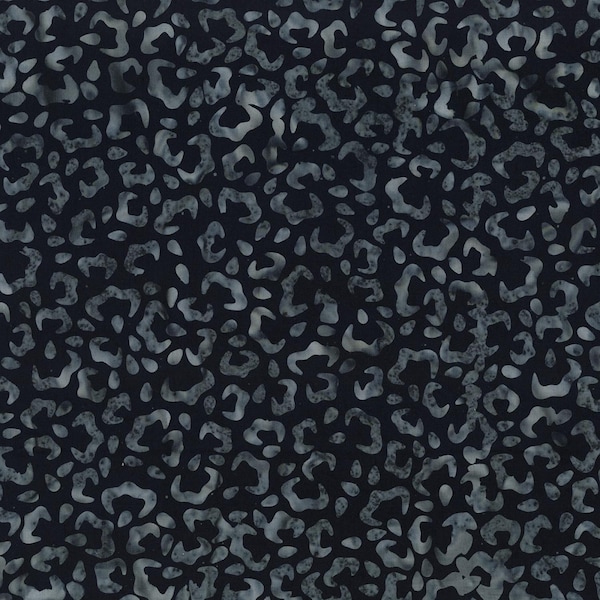 Tela batik de algodón EOB Wilmington Batiks Starlight Cheetah negra/gris cortada a medida o seleccione longitud 22291-944