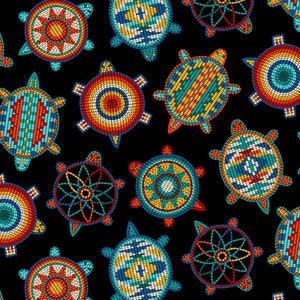 K&ouml;nnte beinhalten: Ein sich wiederholendes Muster aus bunten Schildkr&ouml;ten auf schwarzem Hintergrund. Die Schildkr&ouml;ten sind mit aufwendigen, mosaikartigen Designs in Rot-, Orange-, Gelb-, Blau- und T&uuml;rkist&ouml;nen verziert. Die Schildkr&ouml;ten sind stilisiert mit geometrischen Formen.