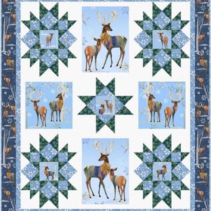 Quilting Treasures~Winter Stars~44&quot; x 52&quot; Kit de colcha de pared o regazo de ciervo navideño (incluye patrón/tela para la parte superior del edredón y encuadernación) AAFQK-399
