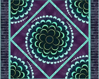 Kit de courtepointe ~ Kaléidoscope Eclipse ~ 74 x 74 po. Jeté Dream Big Eclipse ~ Aurora (motif et tissu pour le dessus de la courtepointe et la reliure) AAFQK-1440