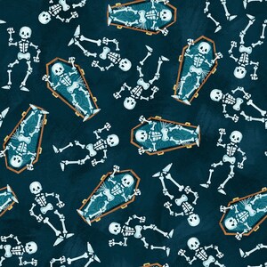 Peut inclure: Un motif sans couture représentant des squelettes dans différentes poses, certains dansant, d'autres dans des cercueils, le tout sur un fond bleu foncé.