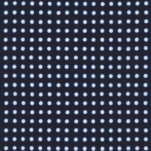 Puede incluir: Tela azul marino oscuro con un patrón repetitivo de puntos blancos ligeramente borrosos. Los puntos están espaciados uniformemente sobre la superficie, creando una apariencia texturizada. Este textil podría usarse para ropa o decoración del hogar.