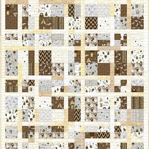 Könnte beinhalten: Eine Patchwork-Decke mit verschiedenen Waldtier-Drucken, darunter Bären, Hirsche und Eulen. Die Decke besteht aus Quadraten aus verschiedenen Stoffen in Braun-, Beige- und Weißtönen. Die Decke ist perfekt für ein Kinderzimmer oder ein Babyzimmer.