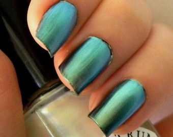 Blue Green Duochrome Nail Polish Top Coat DEJA VU