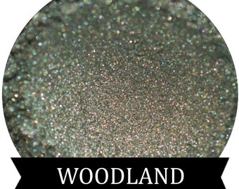 WOODLAND Shimmery Moss Green Eyeshadow