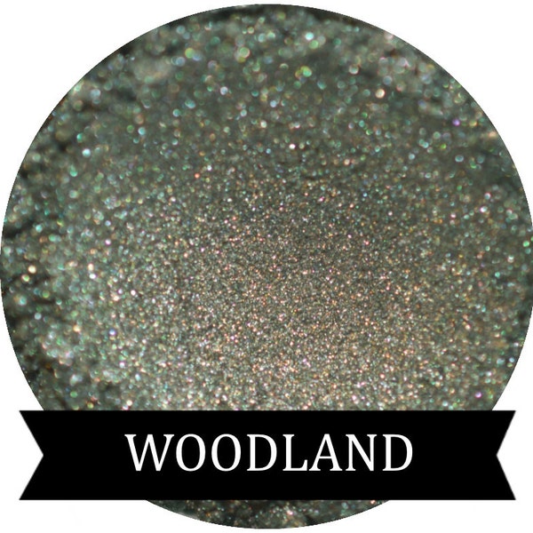 WOODLAND Shimmery Moss Green Eyeshadow