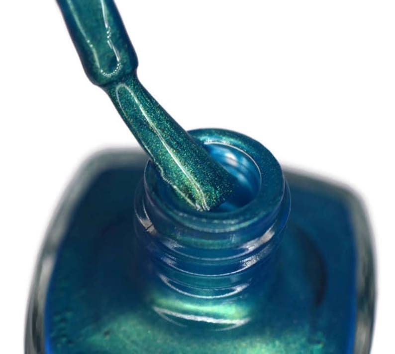 WARLOCK Blue Green Duochrome Nail Polish image 2