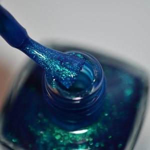 RIPPLE Bright Blue Nail Polish image 3