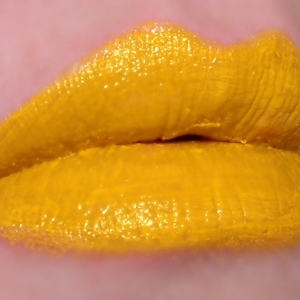 Bright Yellow Lipstick SUNNY DAY