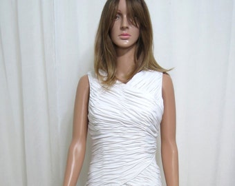 Victor Costa white designer dress size small Ruched and piped