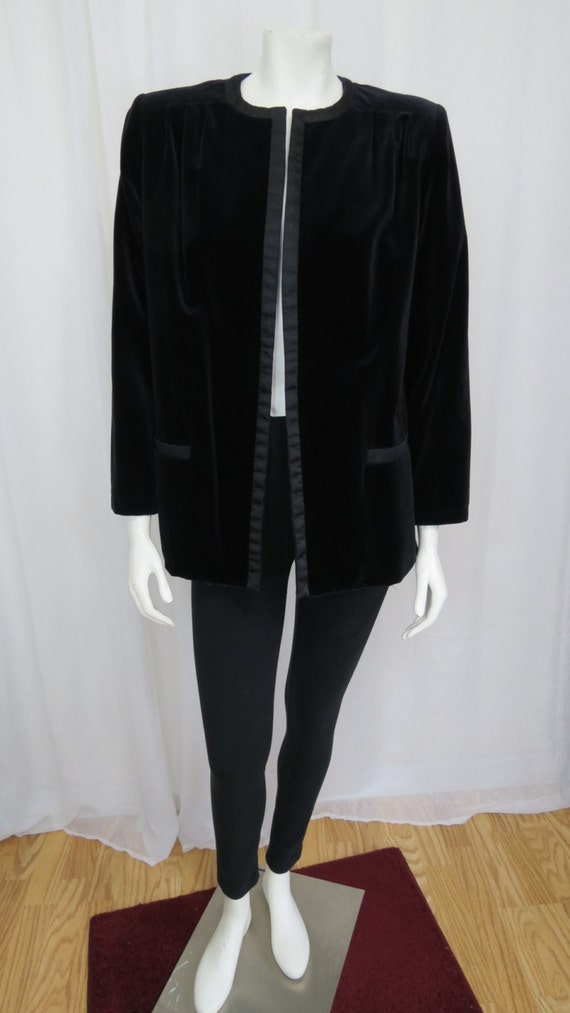 I. Magnin Sanyo black velvet jacket size ML