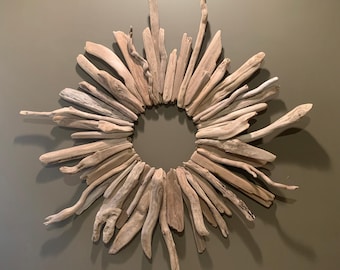 Driftwood Wreath 33x33