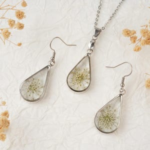 Baby&#39;s Breath Resin Jewellery Set,Matching Teardrop Dangle Earrings & Necklace,Pruple/White,Handmade Floral Jewelry