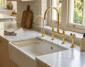 Ongelakte messing keukenkraan met zijdouche | Zware massief messing gootsteenkraan | Noble antiek gouden pottenvuller - B4 gekruiste handgreep