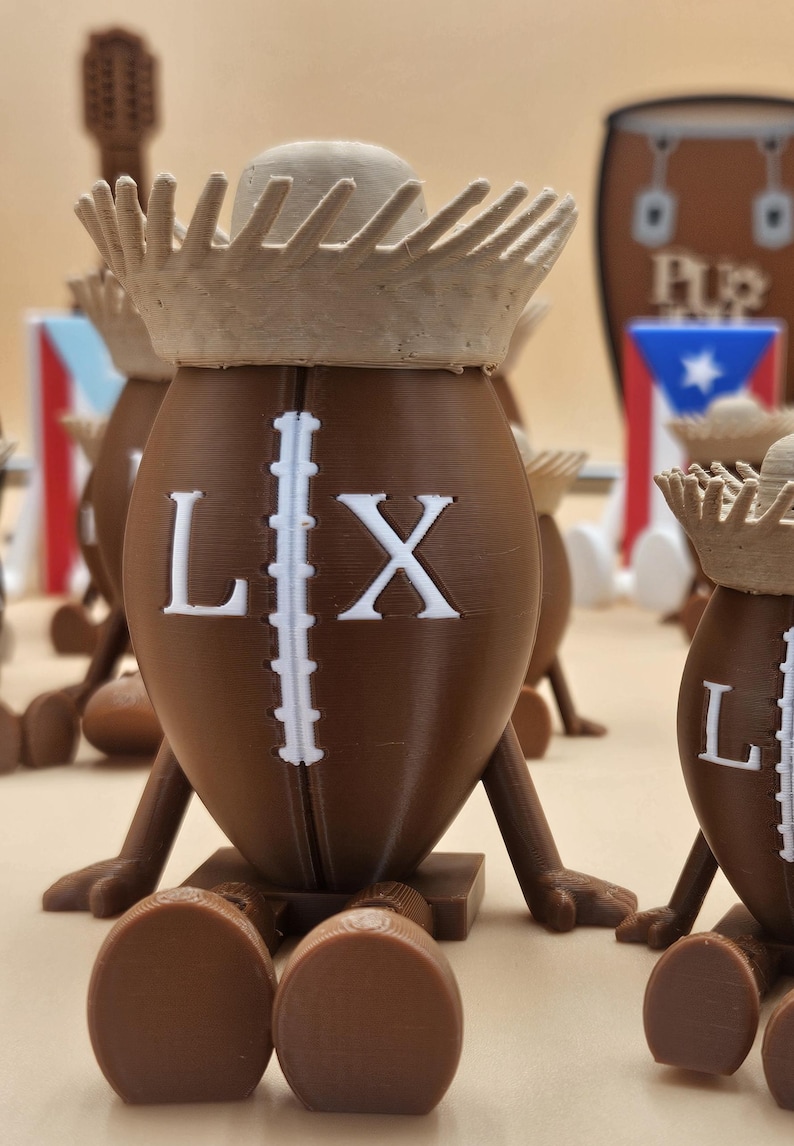 Puerto Rican Football Figurine with Pava – Limited Edition Football con pava 4"