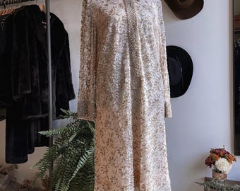 Vestido vintage de encaje de alta costura con cuentas y perlas de los años 60
