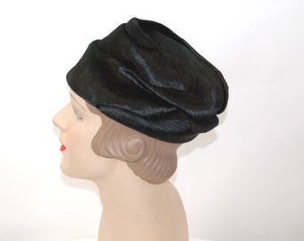 1960s hat Dana Marte' black velvet hat French designer pleated folded Size 21