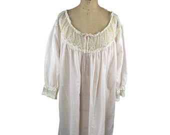 Vintage nightgown with lace bodice and huge puffed sleeves Size M/L by Indulgence VFG