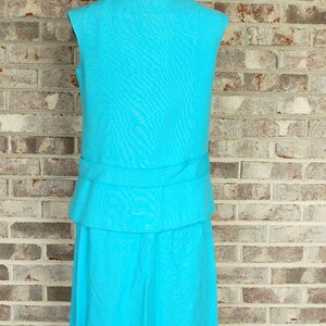 1960s linen suit, skirt suit, turquoise aqua blue, vest top, preppy, Peter Pan Collar image 3