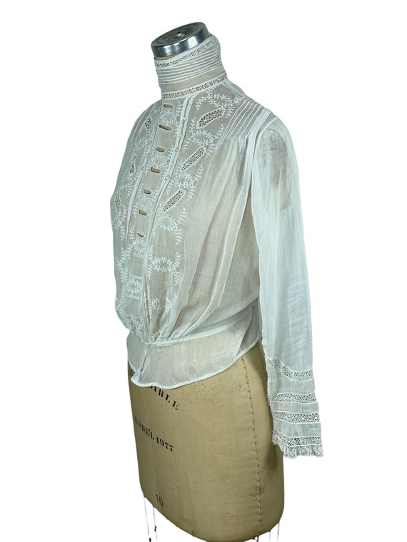 Edwardian white blouse pigeon front with embroide… - image 6