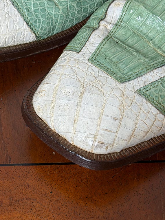 1990s Matteo & Massimo Alligator Shoes in Pistachio Green  display picture 1