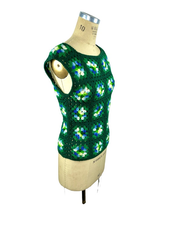 1960s 70s wool granny square pullover vest top gr… - image 3