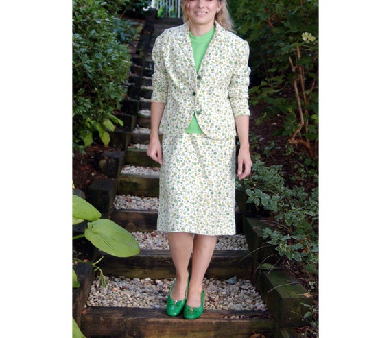 1960s ladies suit linen floral green cream skirt s