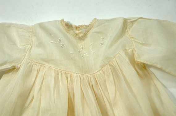 1910s baby dress infant dress ivory batiste embro… - image 6