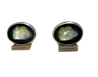 1960s cufflinks with translucent nugget and gold mesh wrap