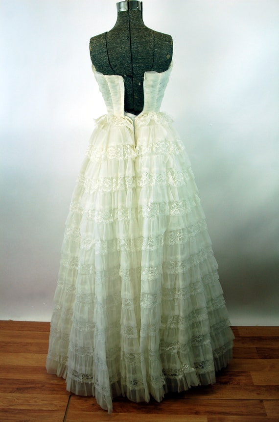 1950s wedding gown strapless gown white tiered ru… - image 6