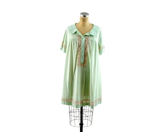 1960s 70s nightgown and robe mint green nylon with beige lace knee length Shadowline Size L