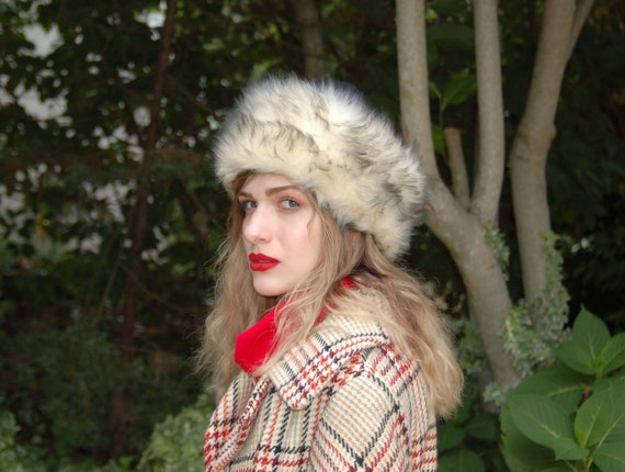 1960s winter hat fur hat black vinyl and faux fur… - image 3