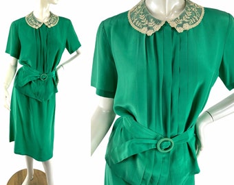 1980s green silk blouse and skirt set with lace collar by Barnaby Rippit Made in Hong Kong Size M