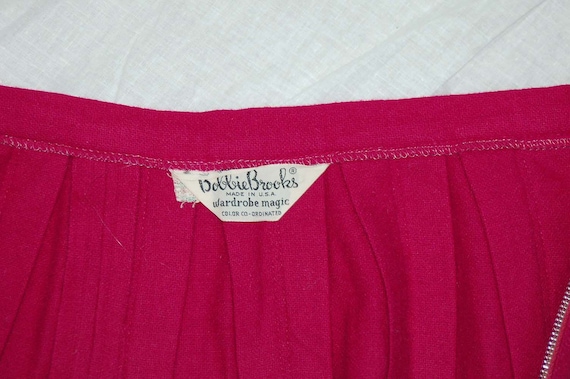 Vintage 1960s pleated skirt in magenta pink by Bo… - image 5