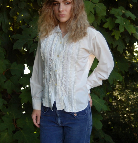 1960s blouse, cream white blouse, lace ruffle fro… - image 2