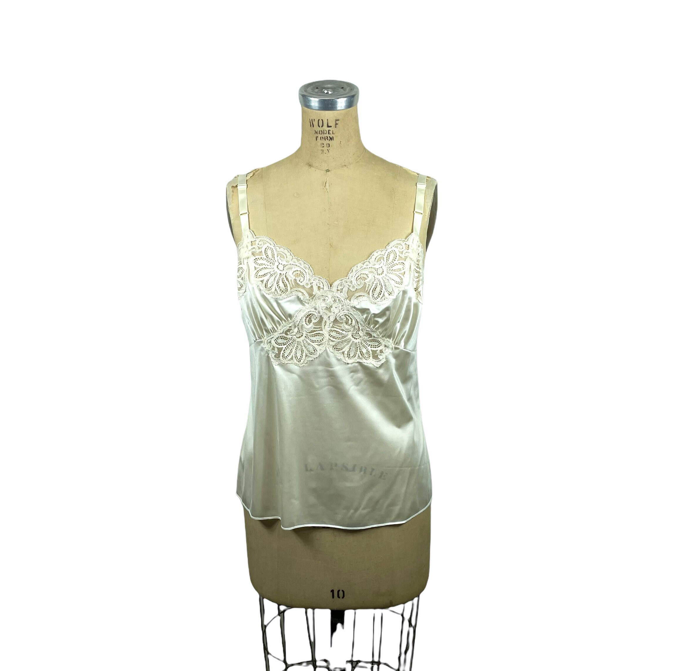 logo gradation camisole white ラスト1枚 Ivory White Camisole With Lace Bodice Silky Polyester With a