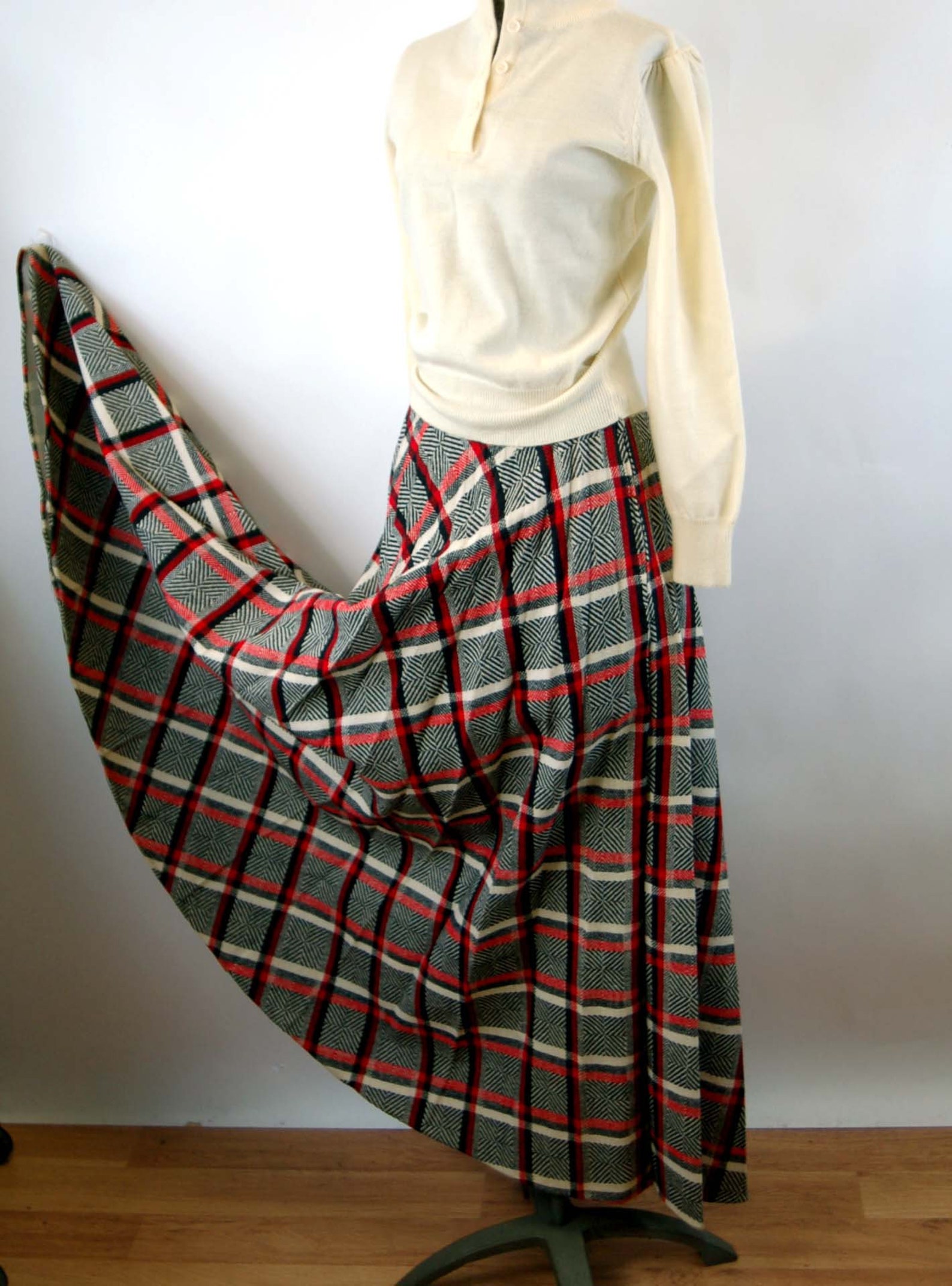 1970s Maxi Skirt Pleated Tweed Plaid Long Skirt Black Red | Etsy
