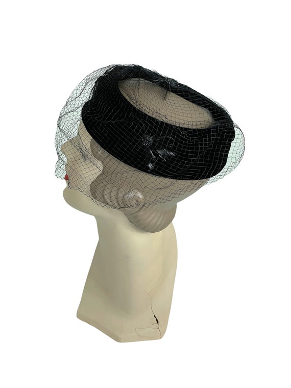 1960s black velvet hat with veil and open crown b… - image 2