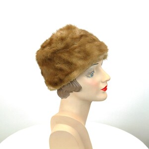 Vintage 1960s Amrose Cream Mink Fur Hat – Quilted Crown w Sculpted Cross-knot Amrose Hats for Women on Sale up to 90% Off: Poshmark main image 2