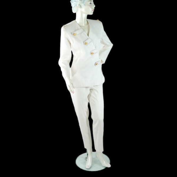 1990s pantsuit white linen suit with long jacket slim pants military style Size 6 Linda Segal
