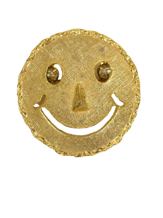 1970s smiley face pin pendant gold tone metal