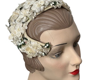 1950s Juliet cap with white silk and velvet flowers with pearly centers