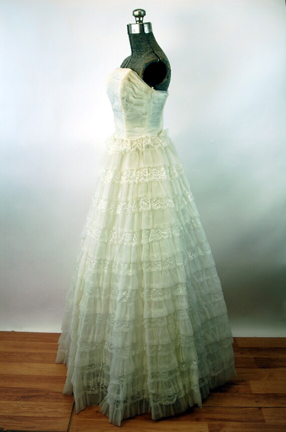 1950s wedding gown strapless gown white tiered ru… - image 5