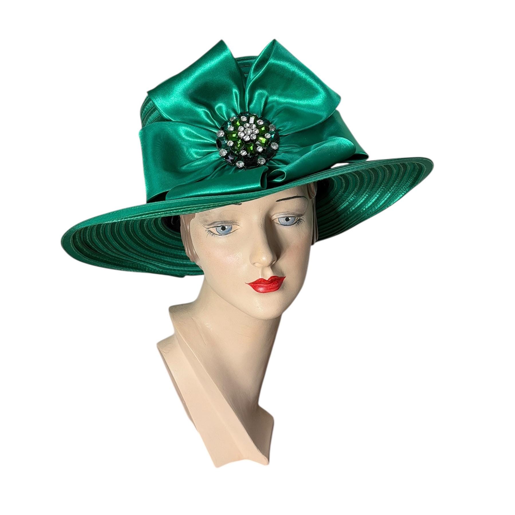 Vintage Green Church Hat by Whittall & Shon in Kelly Green  display picture 3