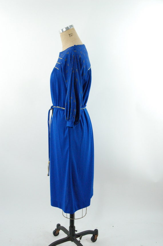 1970s Alfred Shaheen dress royal blue with gold p… - image 4