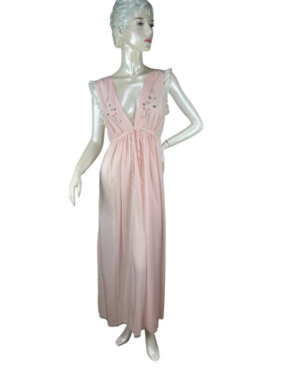 1970s nightgown with hand embroidered flowers by … - image 7