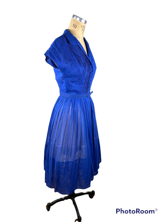 1960s shirtwaist dress royal blue pleated Size M - image 7