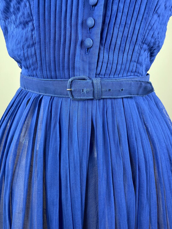 1960s shirtwaist dress royal blue pleated Size M - image 6