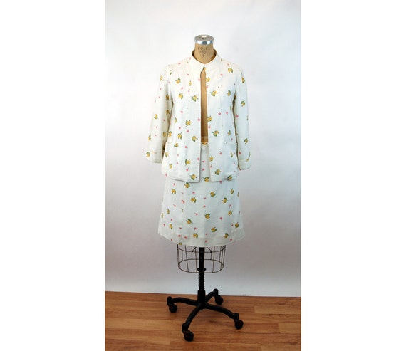 1960s suit linen suit spring suit floral flowered… - image 1